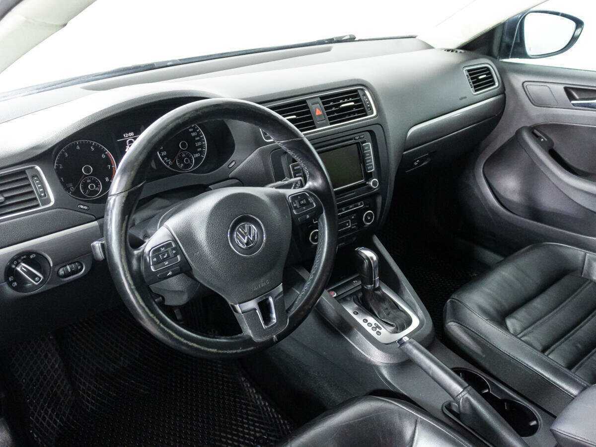 Купить Volkswagen Jetta с пробегом. Фото: #10