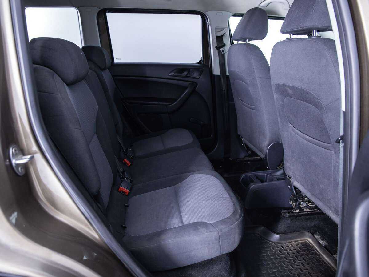 Купить Skoda Yeti с пробегом. Фото: #8