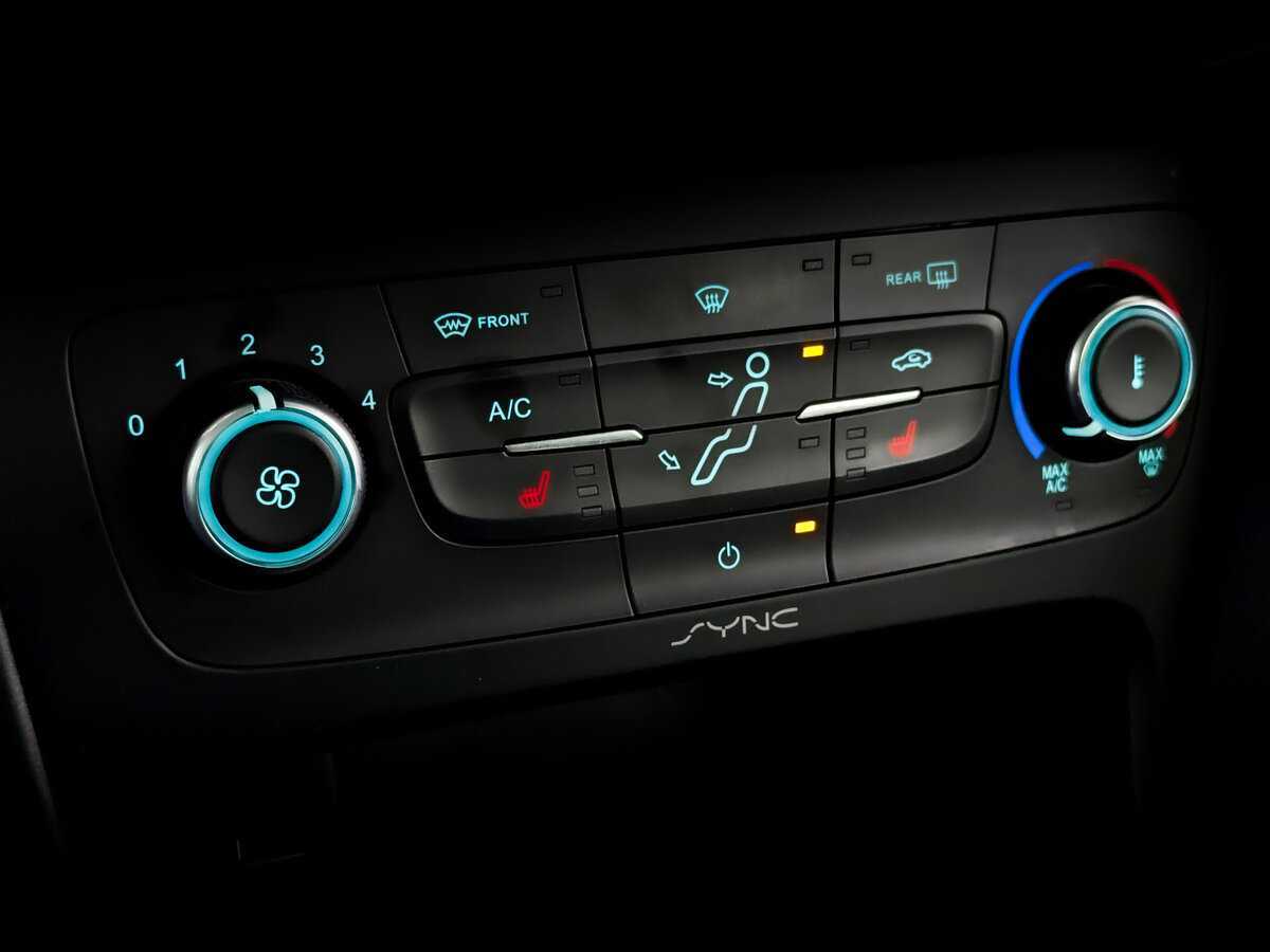 Купить Ford Focus с пробегом. Фото: #24