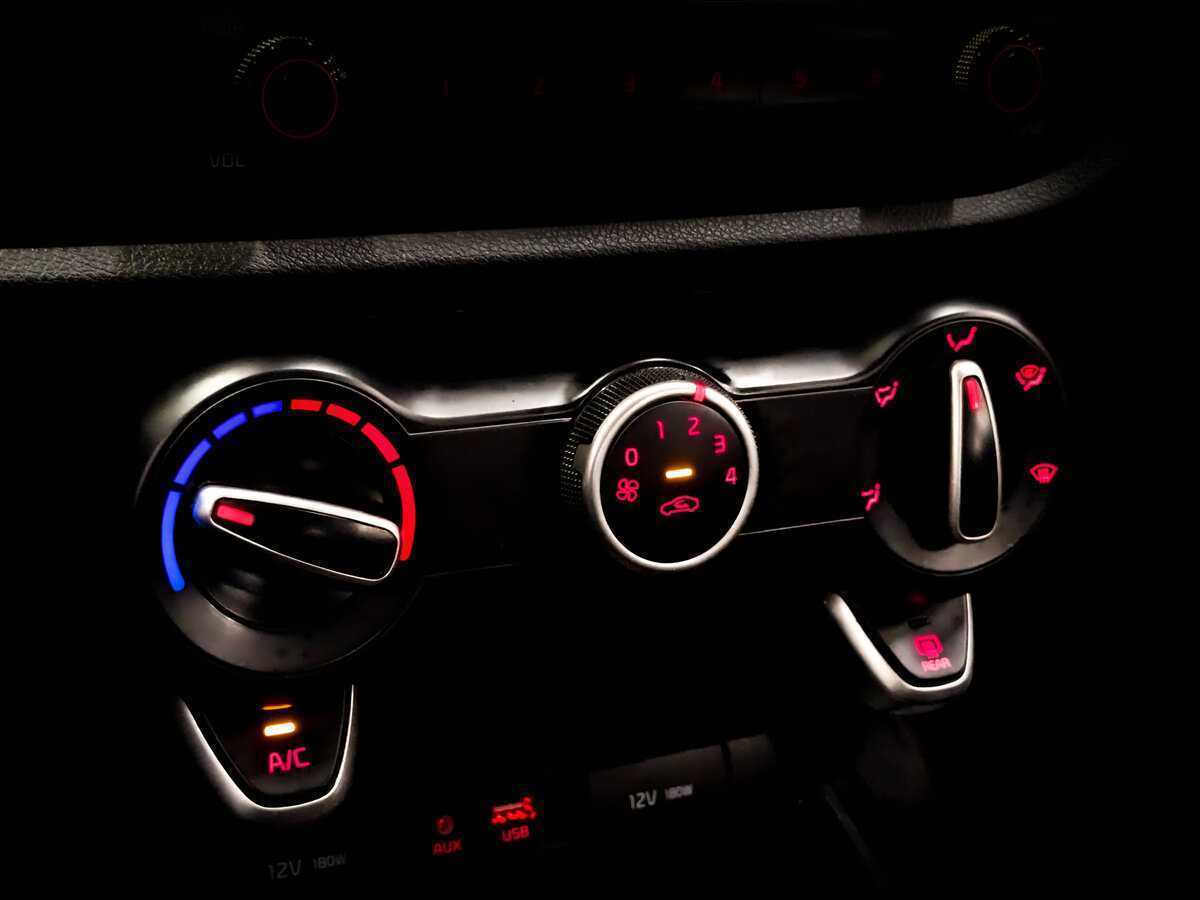 Купить Kia Rio с пробегом. Фото: #21