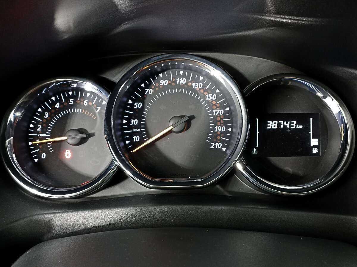 Купить Renault Sandero с пробегом. Фото: #10