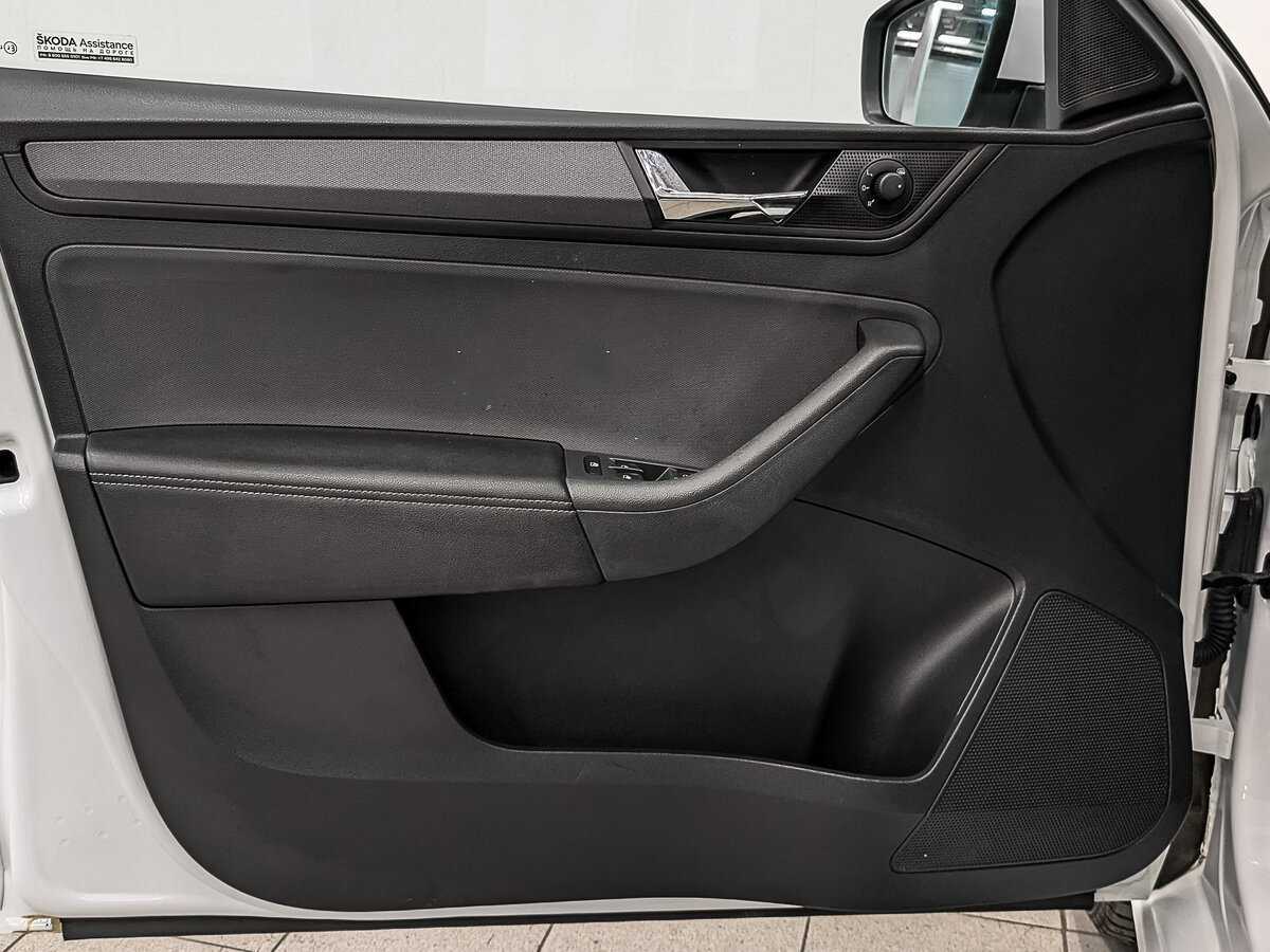 Купить Skoda Rapid с пробегом. Фото: #16