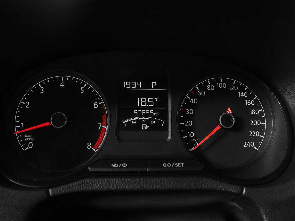 Купить Volkswagen Polo с пробегом. Фото: #8