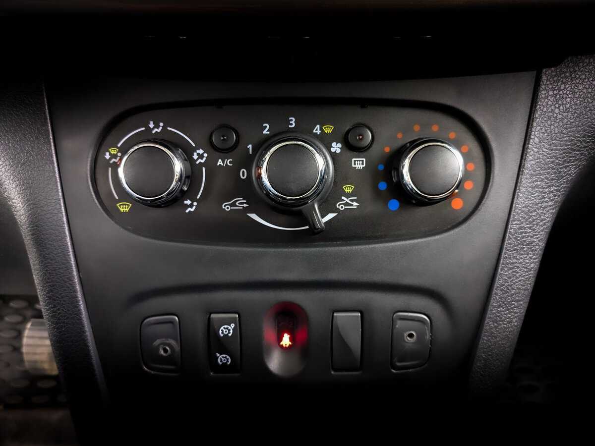 Купить Renault Sandero с пробегом. Фото: #24