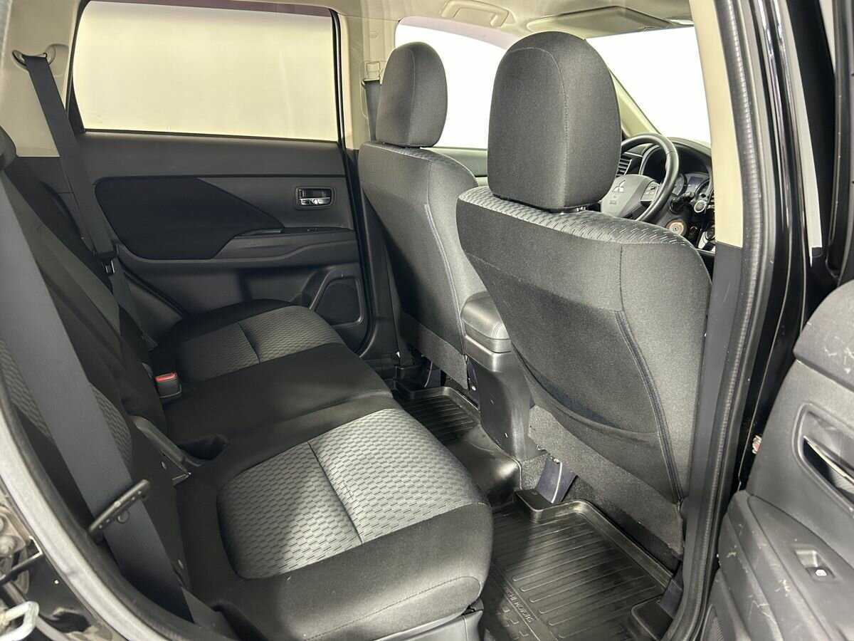 Купить Mitsubishi Outlander с пробегом. Фото: #14