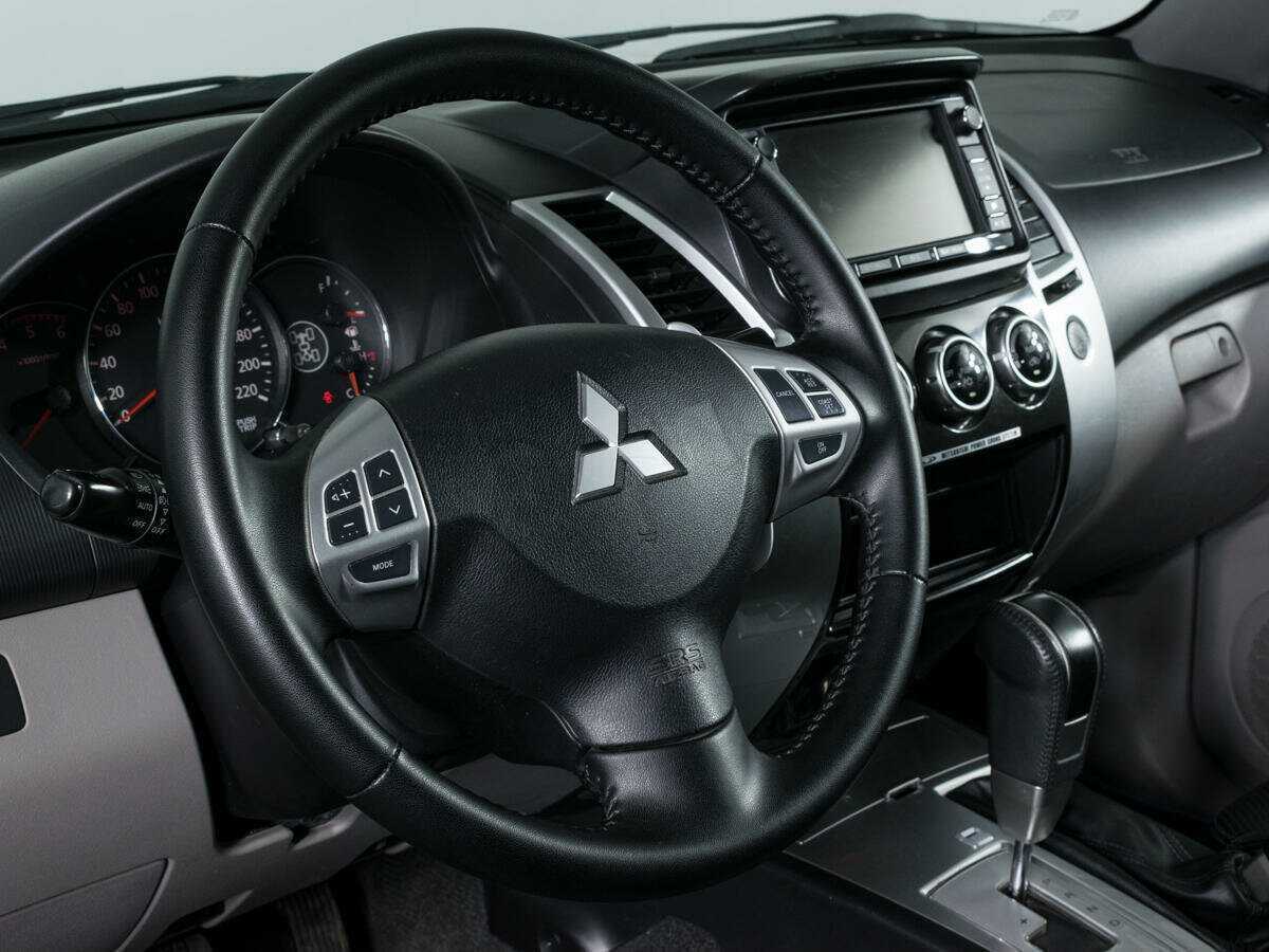 Купить Mitsubishi Pajero Sport с пробегом. Фото: #14