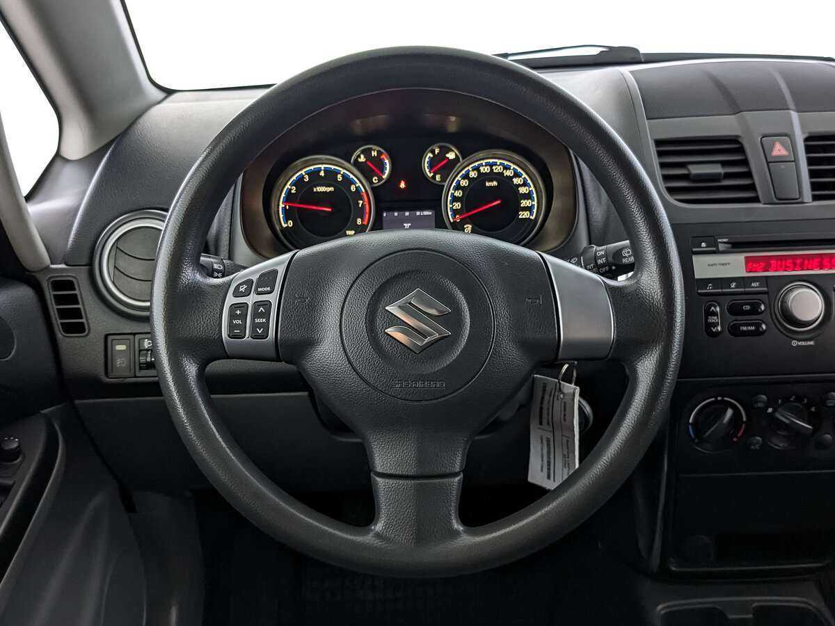 Купить Suzuki SX4 с пробегом. Фото: #17