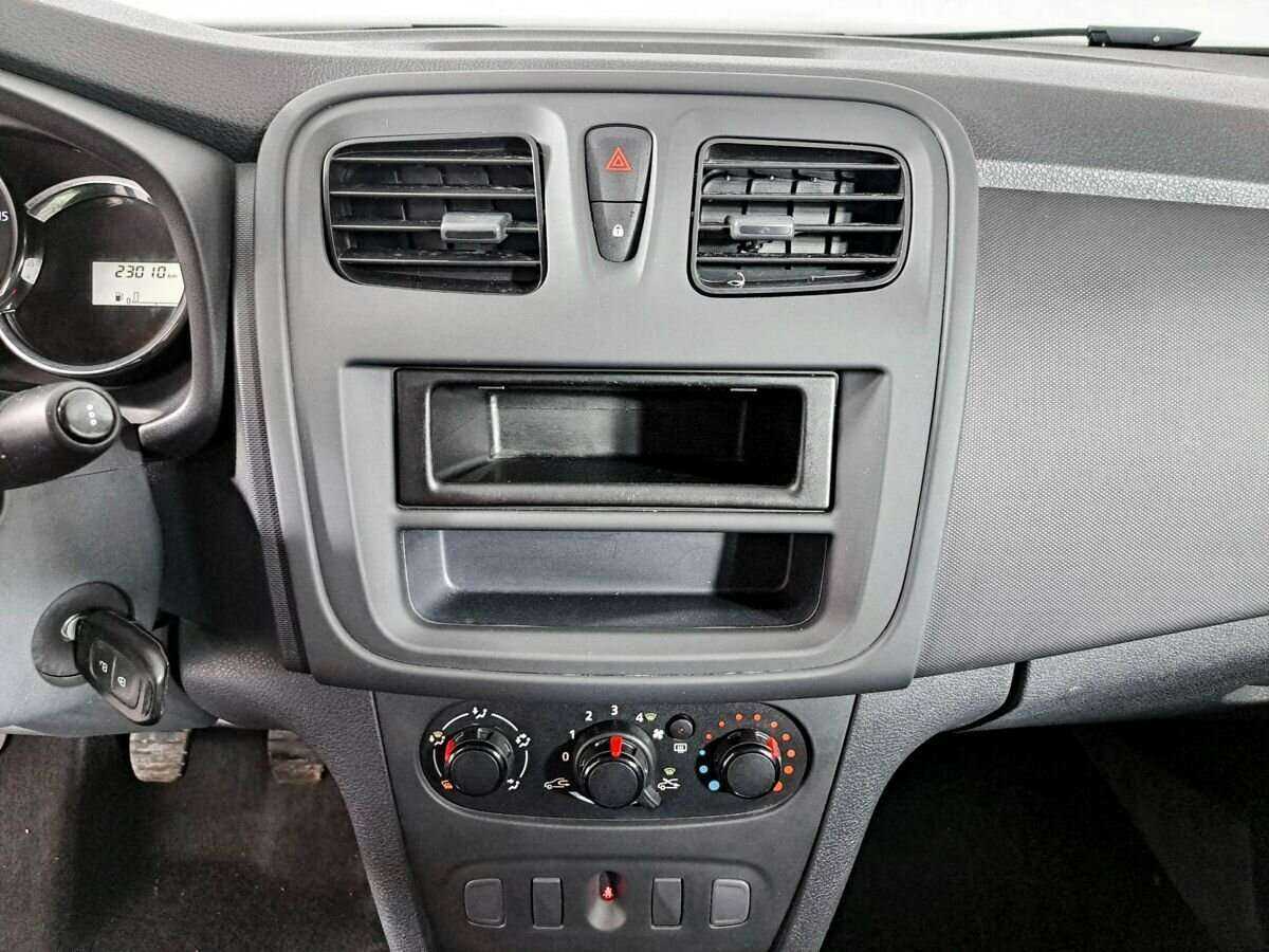 Купить Renault Logan с пробегом. Фото: #12