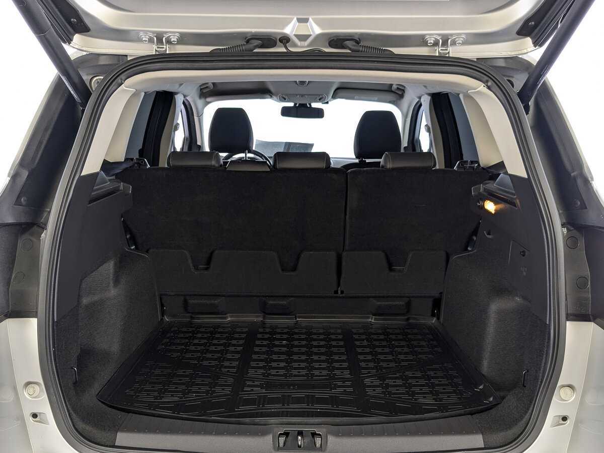 Купить Ford Kuga с пробегом. Фото: #9