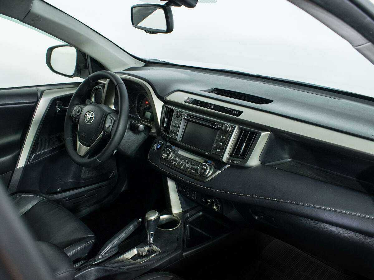 Купить Toyota RAV4 с пробегом. Фото: #8