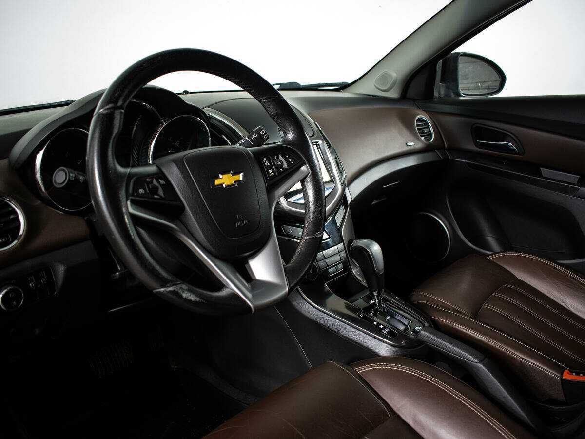 Купить Chevrolet Cruze с пробегом. Фото: #9