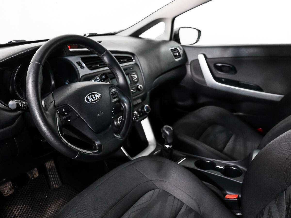Купить Kia Ceed с пробегом. Фото: #7