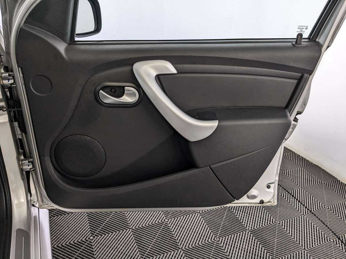 Купить Renault Sandero с пробегом. Фото: #19