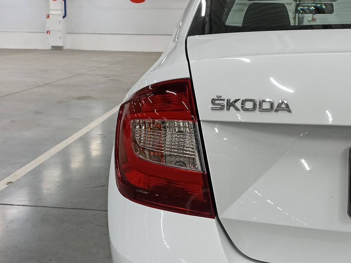 Купить Skoda Rapid с пробегом. Фото: #8