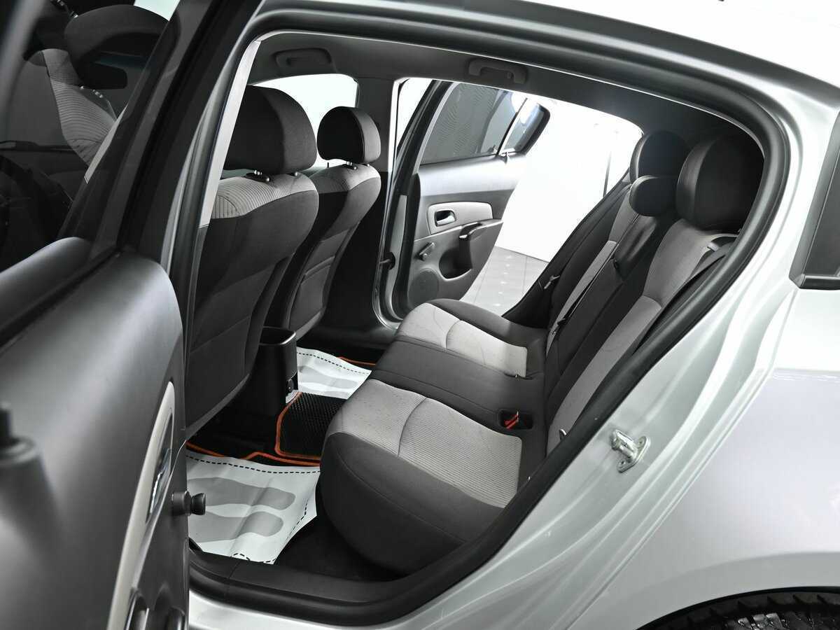 Купить Chevrolet Cruze с пробегом. Фото: #11