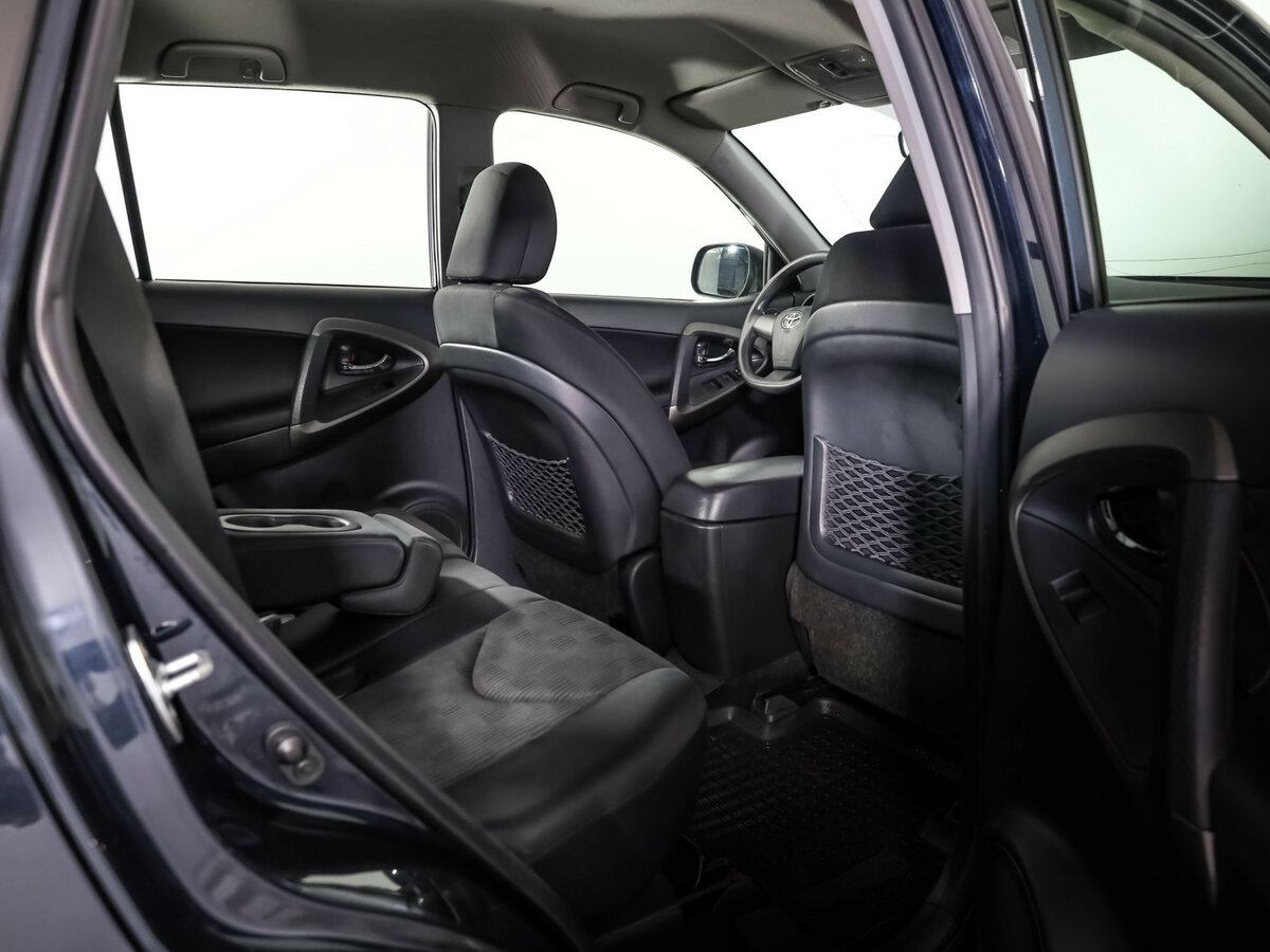Купить Toyota RAV4 с пробегом. Фото: #9