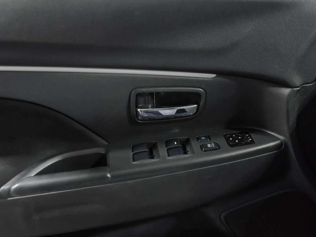 Купить Mitsubishi ASX с пробегом. Фото: #10