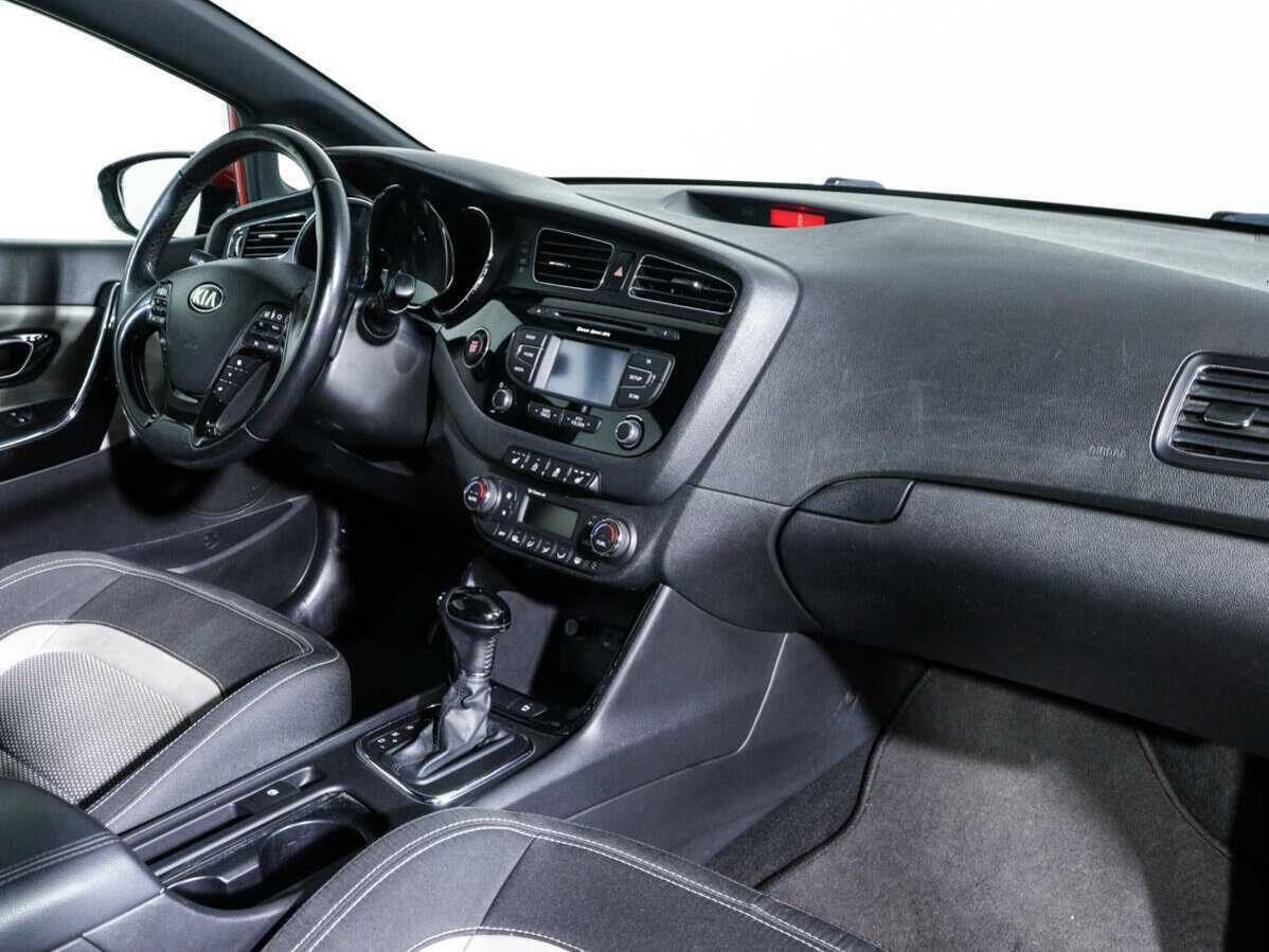 Купить Kia Ceed с пробегом. Фото: #6