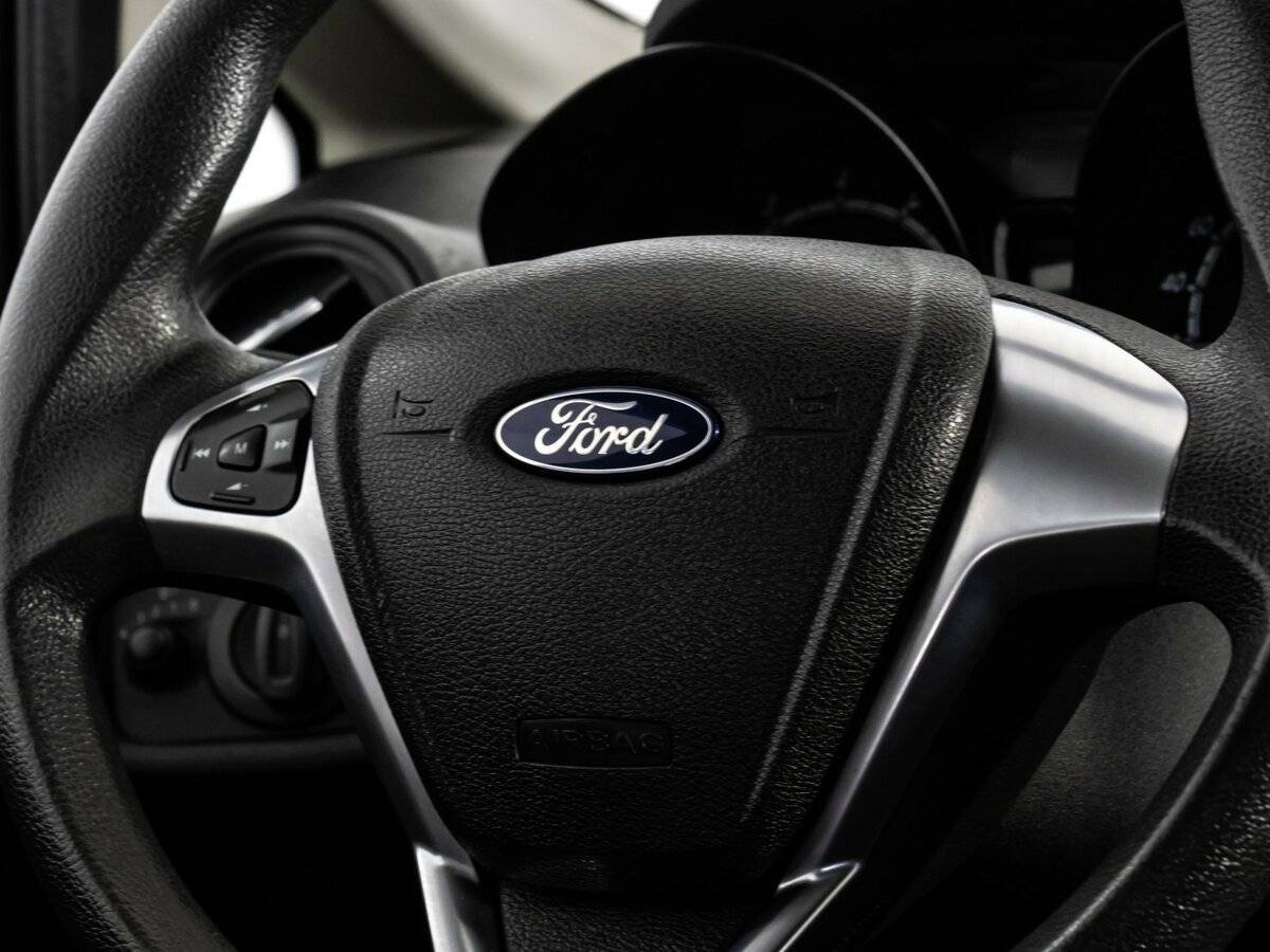 Купить Ford Fiesta с пробегом. Фото: #10