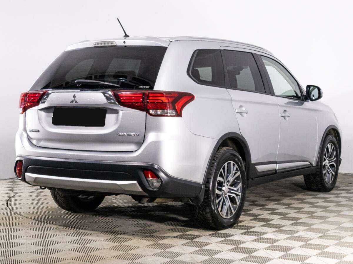 Купить Mitsubishi Outlander с пробегом. Фото: #4