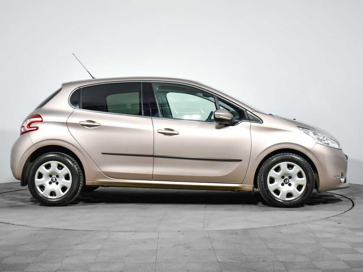 Купить Peugeot 208 с пробегом. Фото: #3