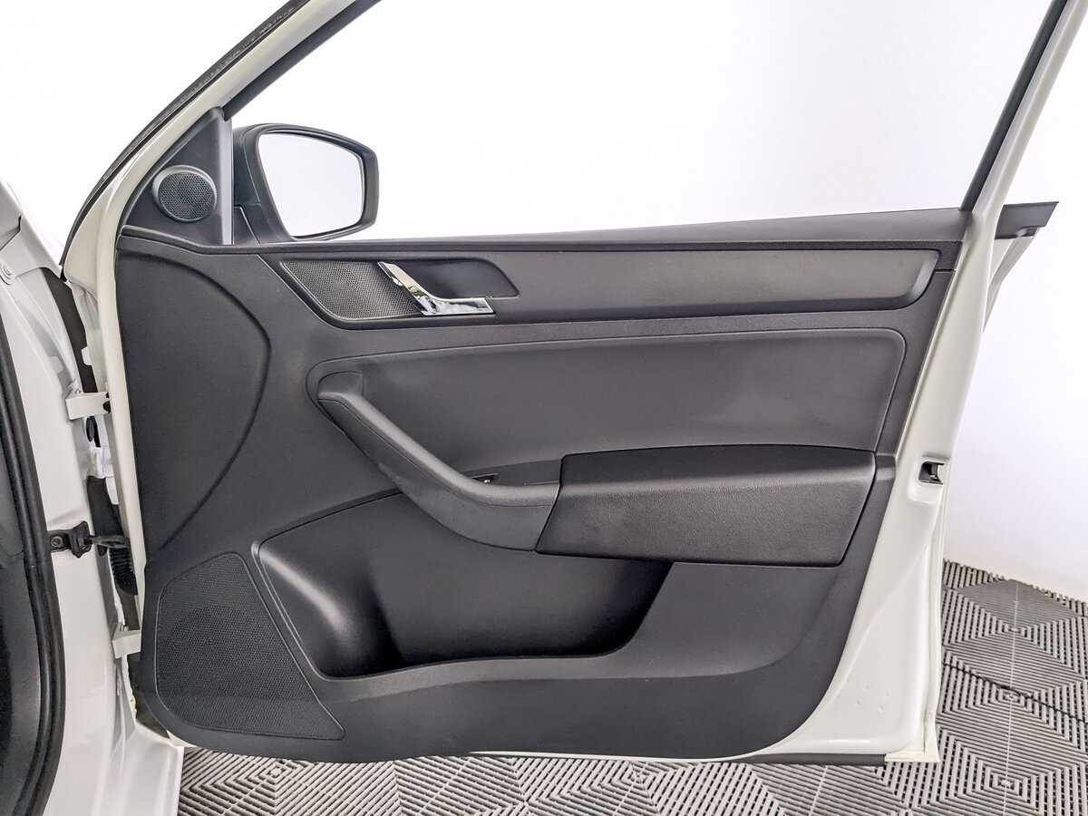 Купить Skoda Rapid с пробегом. Фото: #23
