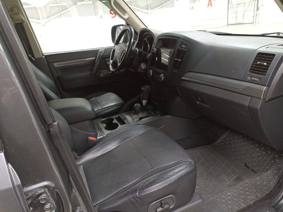 Купить Mitsubishi Pajero с пробегом. Фото: #10