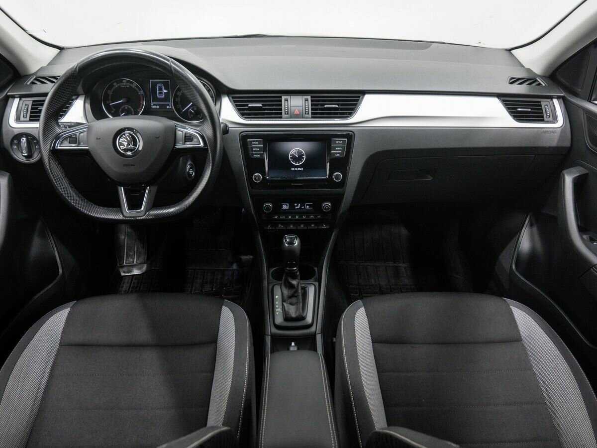 Купить Skoda Rapid с пробегом. Фото: #10