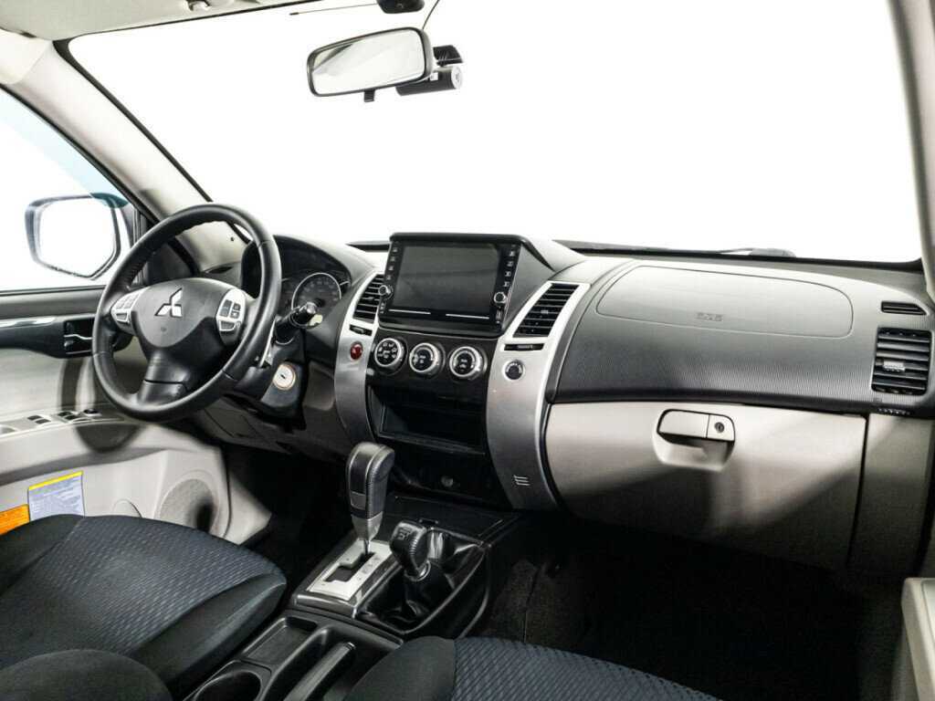 Купить Mitsubishi Pajero Sport с пробегом. Фото: #8