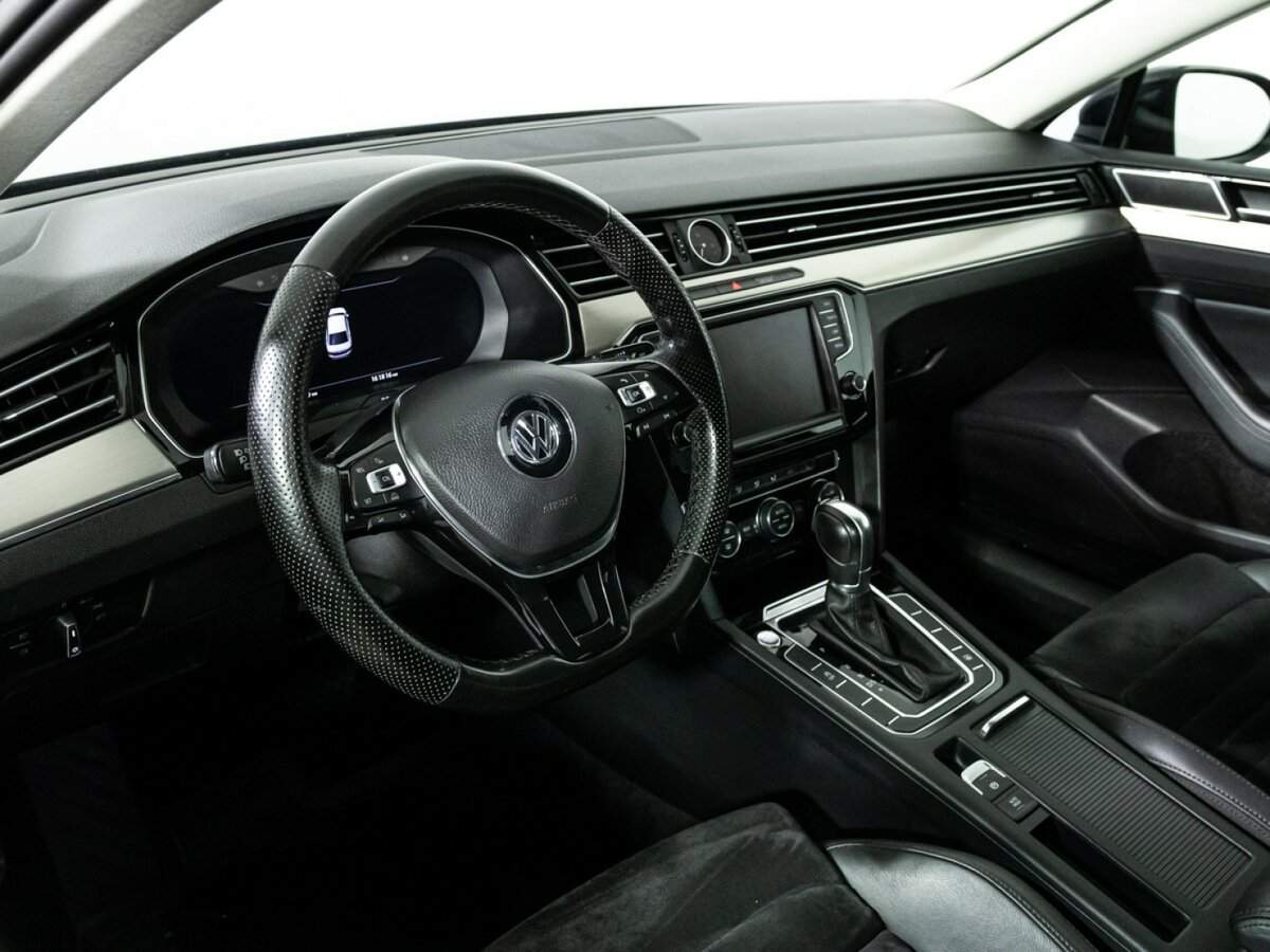Купить Volkswagen Passat с пробегом. Фото: #10