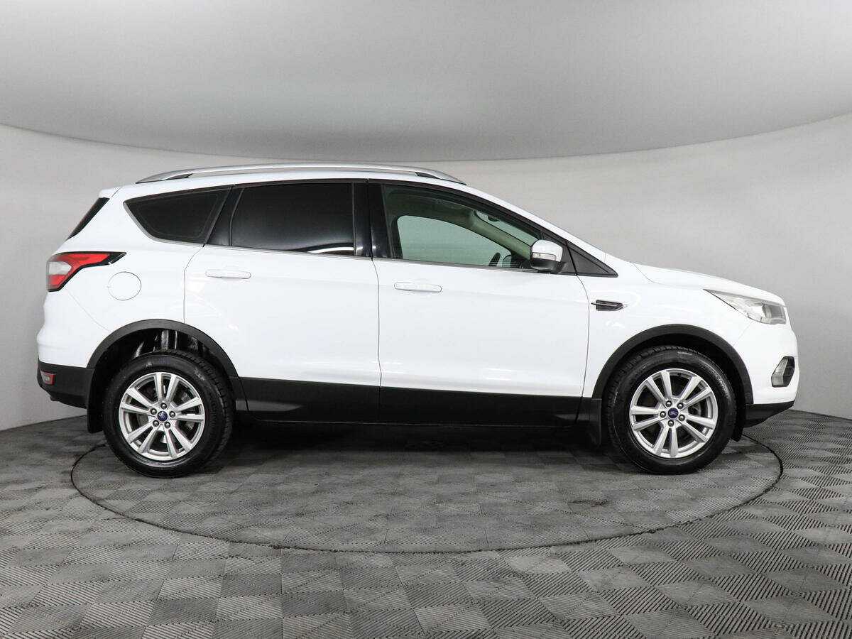 Купить Ford Kuga с пробегом. Фото: #3