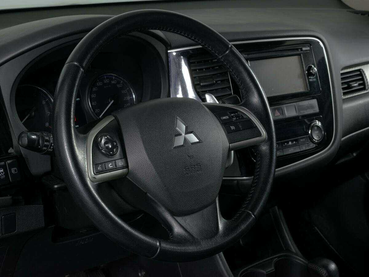 Купить Mitsubishi Outlander с пробегом. Фото: #12
