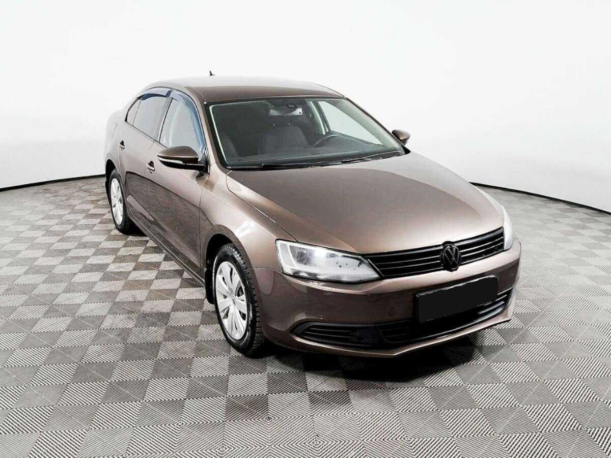 Купить Volkswagen Jetta с пробегом. Фото: #2