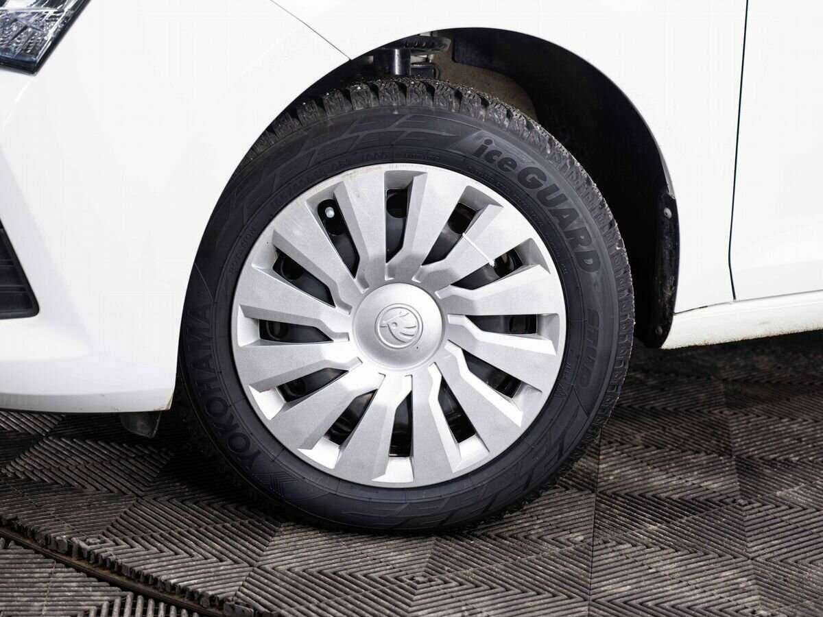 Купить Skoda Rapid с пробегом. Фото: #7