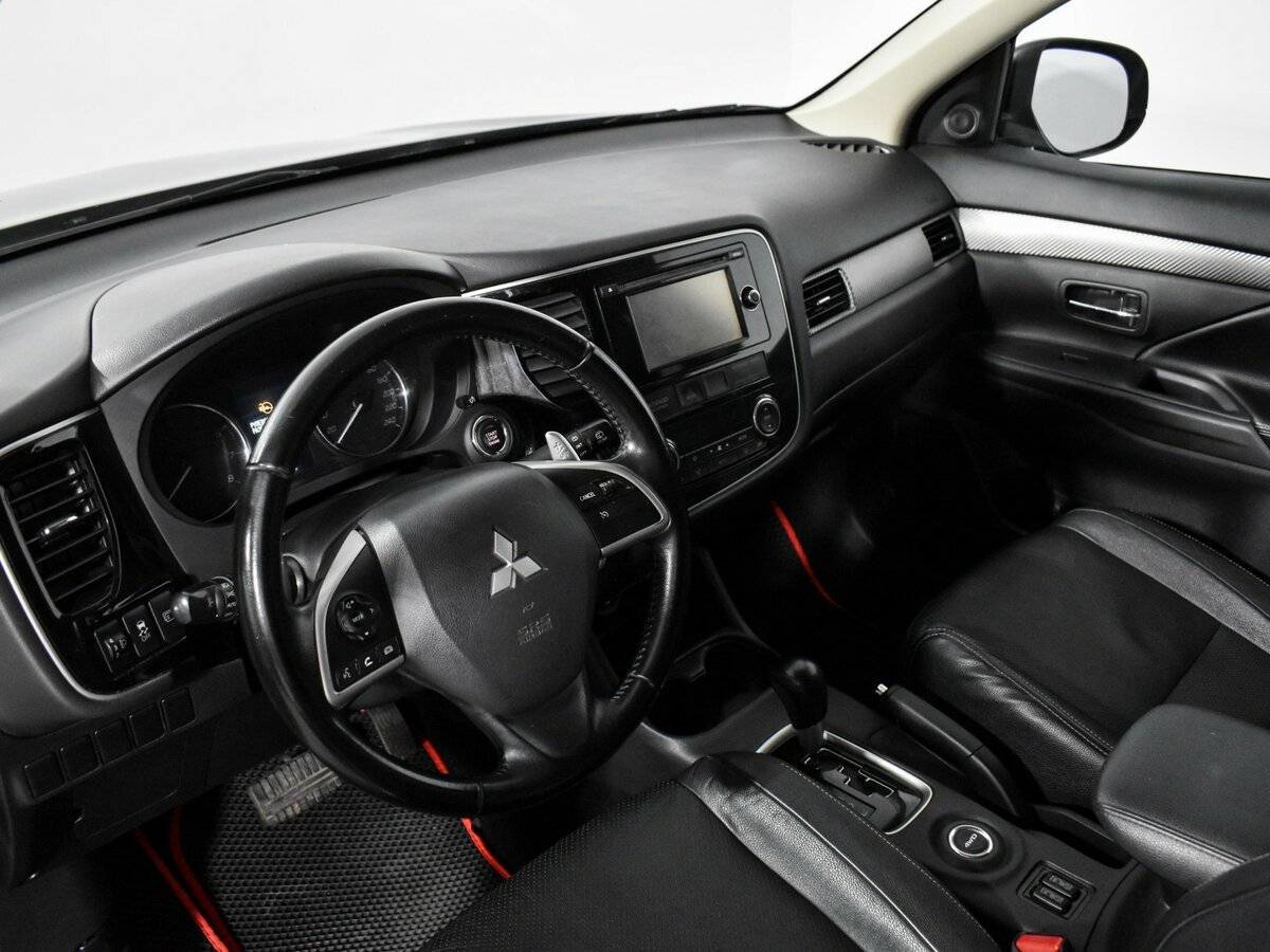 Купить Mitsubishi Outlander с пробегом. Фото: #6