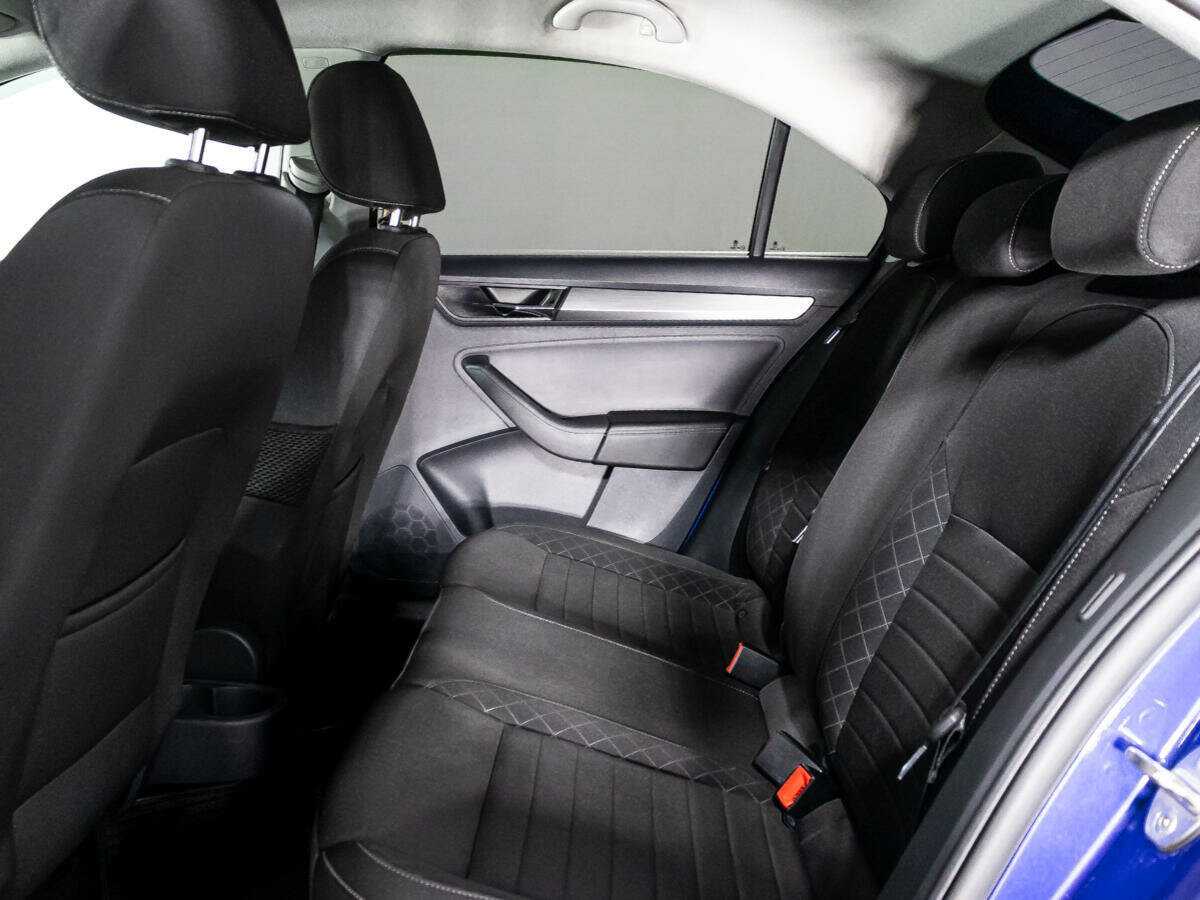 Купить Skoda Rapid с пробегом. Фото: #9