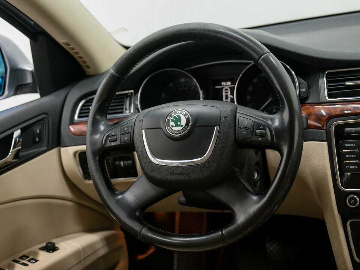 Купить Skoda Superb с пробегом. Фото: #11