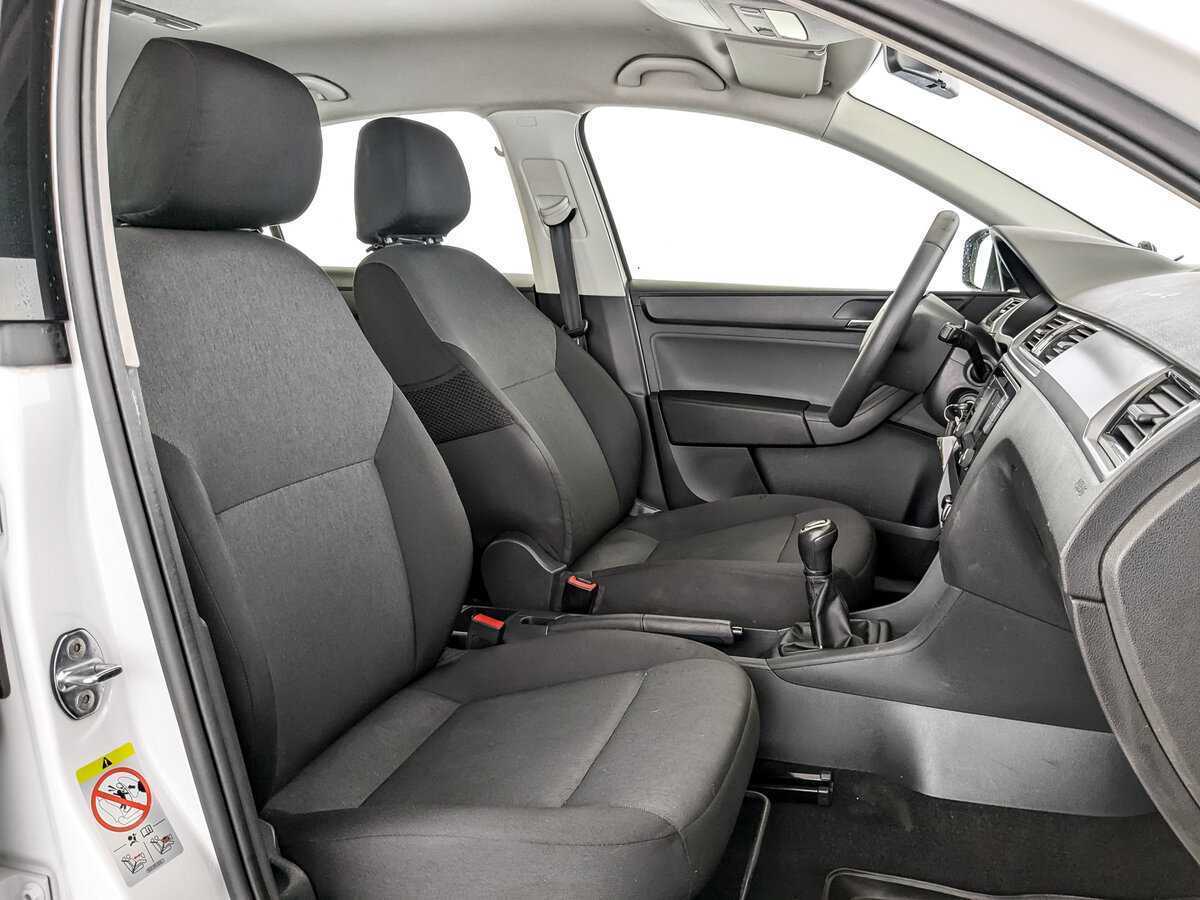 Купить Skoda Rapid с пробегом. Фото: #22