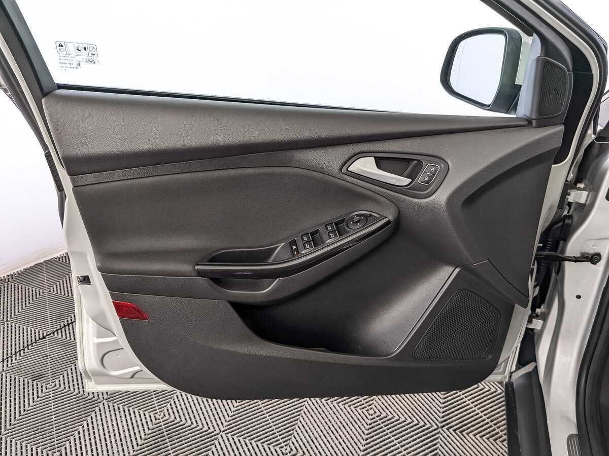 Купить Ford Focus с пробегом. Фото: #18