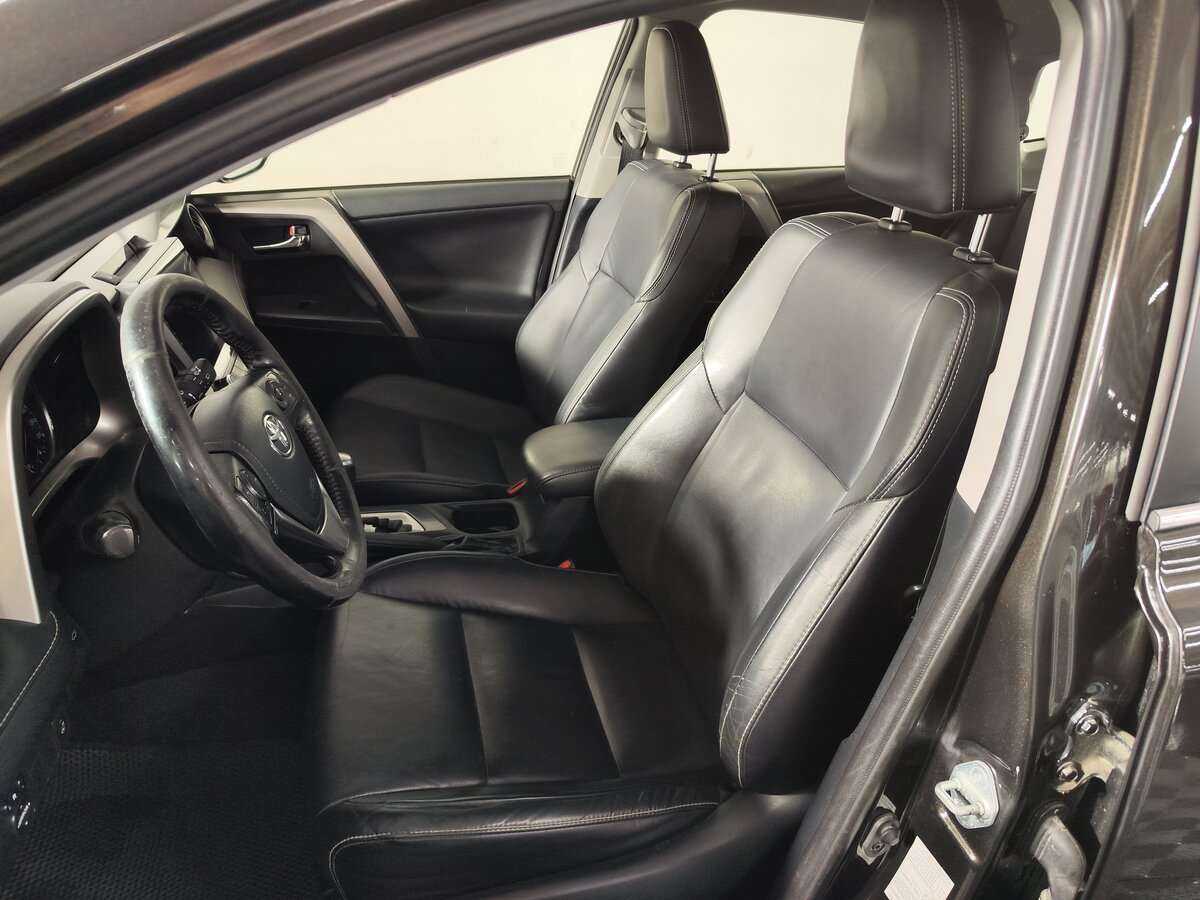 Купить Toyota RAV4 с пробегом. Фото: #5