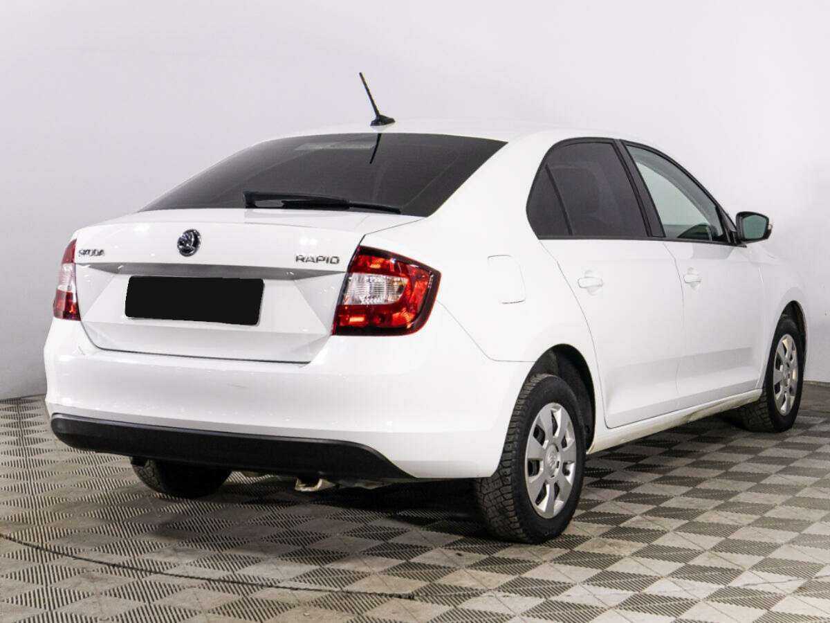 Купить Skoda Rapid с пробегом. Фото: #4