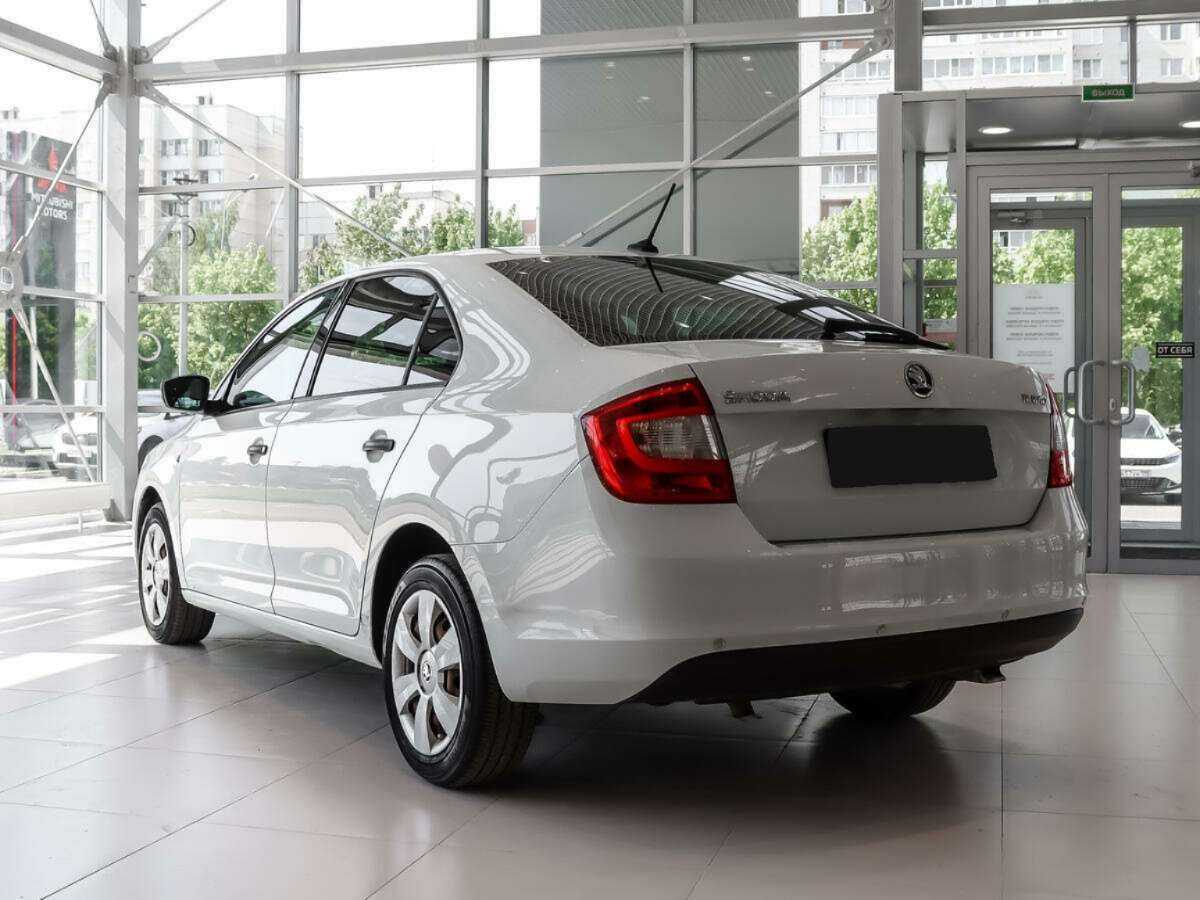 Купить Skoda Rapid с пробегом. Фото: #3