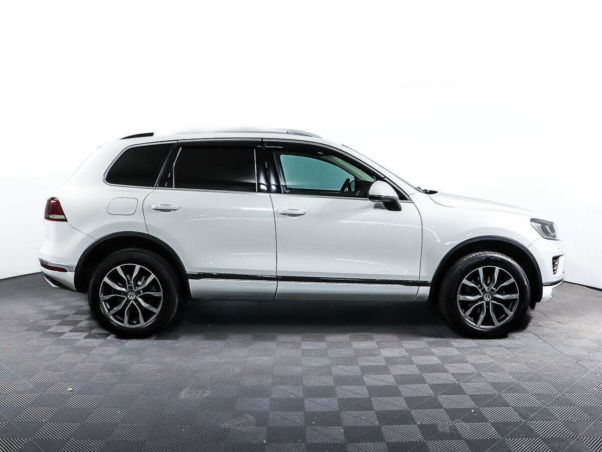 Купить Volkswagen Touareg с пробегом. Фото: #3
