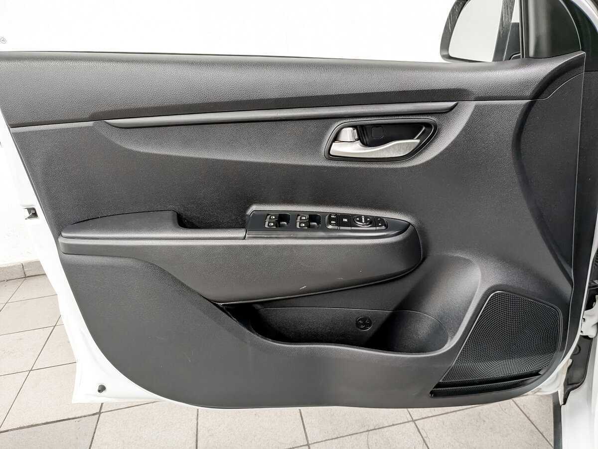 Купить Kia Rio с пробегом. Фото: #18