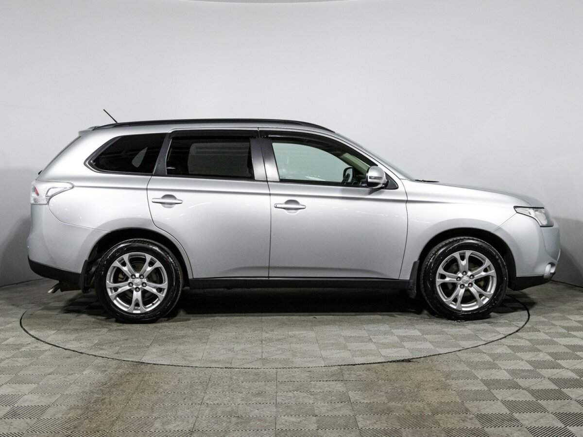 Купить Mitsubishi Outlander с пробегом. Фото: #3