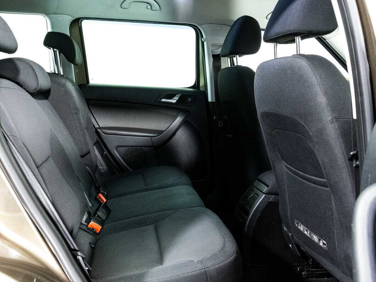 Купить Skoda Yeti с пробегом. Фото: #9