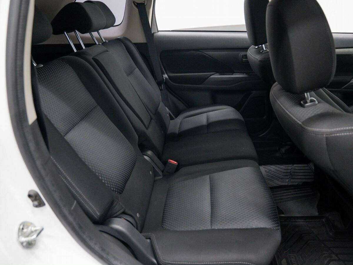 Купить Mitsubishi Outlander с пробегом. Фото: #8