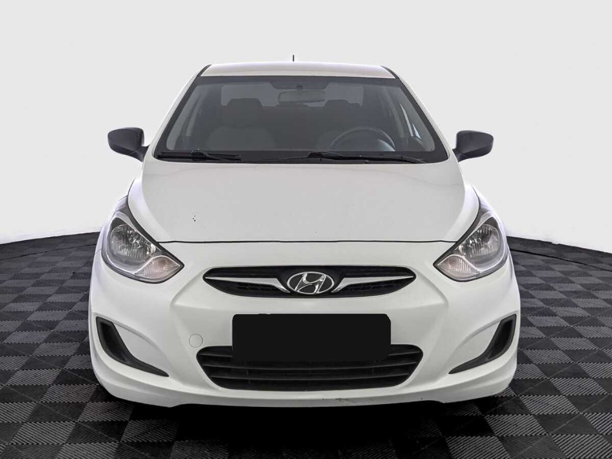 Купить Hyundai Solaris с пробегом. Фото: #1