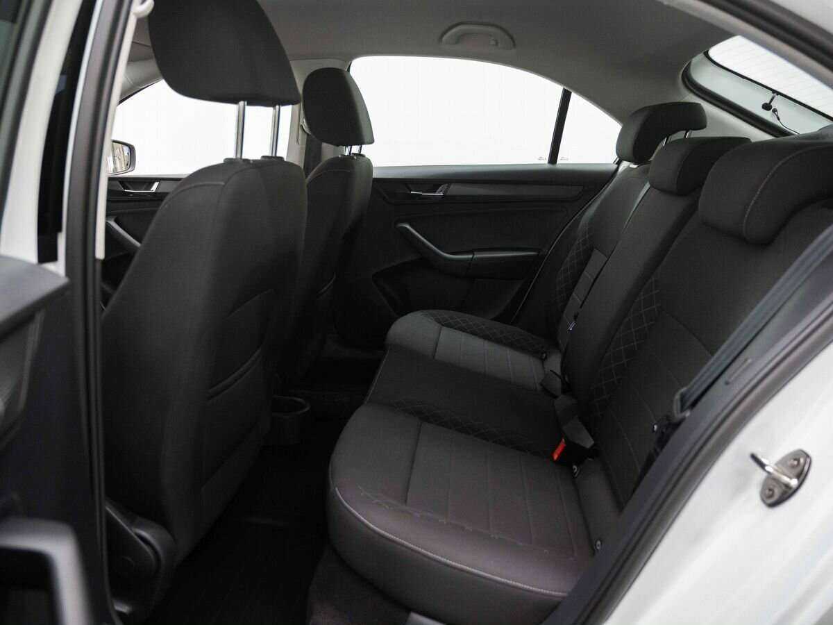 Купить Skoda Rapid с пробегом. Фото: #11