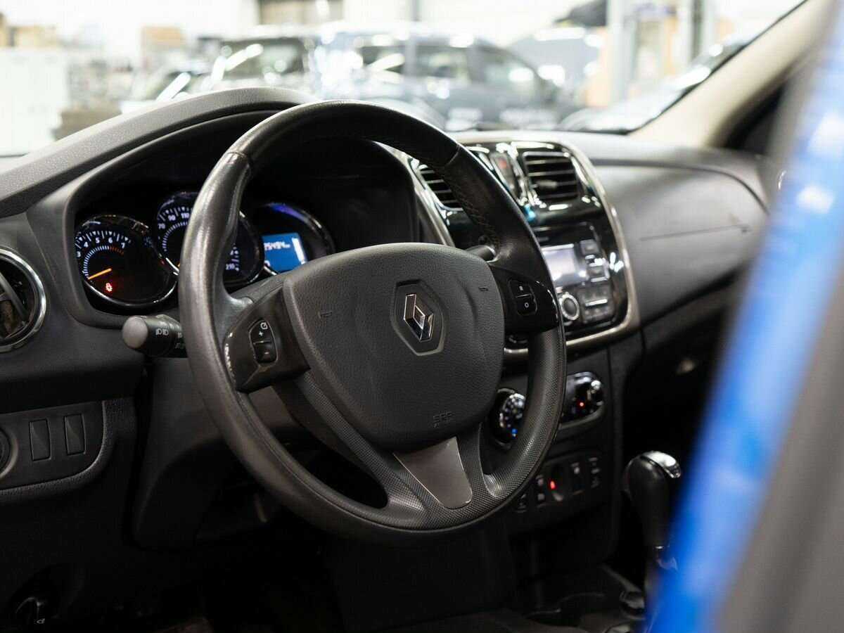 Купить Renault Sandero с пробегом. Фото: #4